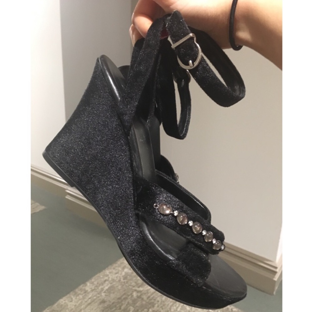Velvet ankle-strap wedges!